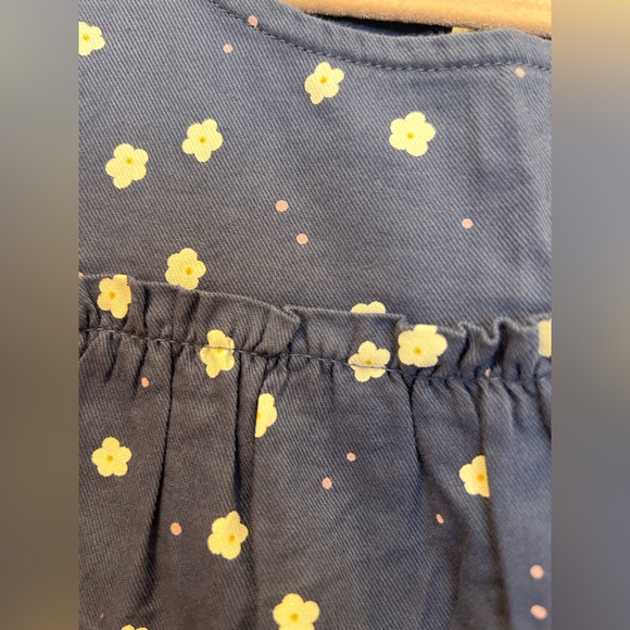 Two Cat & Jack Girls Ruffle Flutter Sleeve Tops - Picture 5 of 8